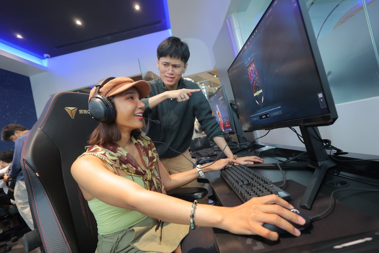 AIS eSports STUDIO สามย่านมิตรทาวน์อัปเกรด ! เน็ตแรง คอมฯ โหด เกมมิงเกียร์ครบครัน