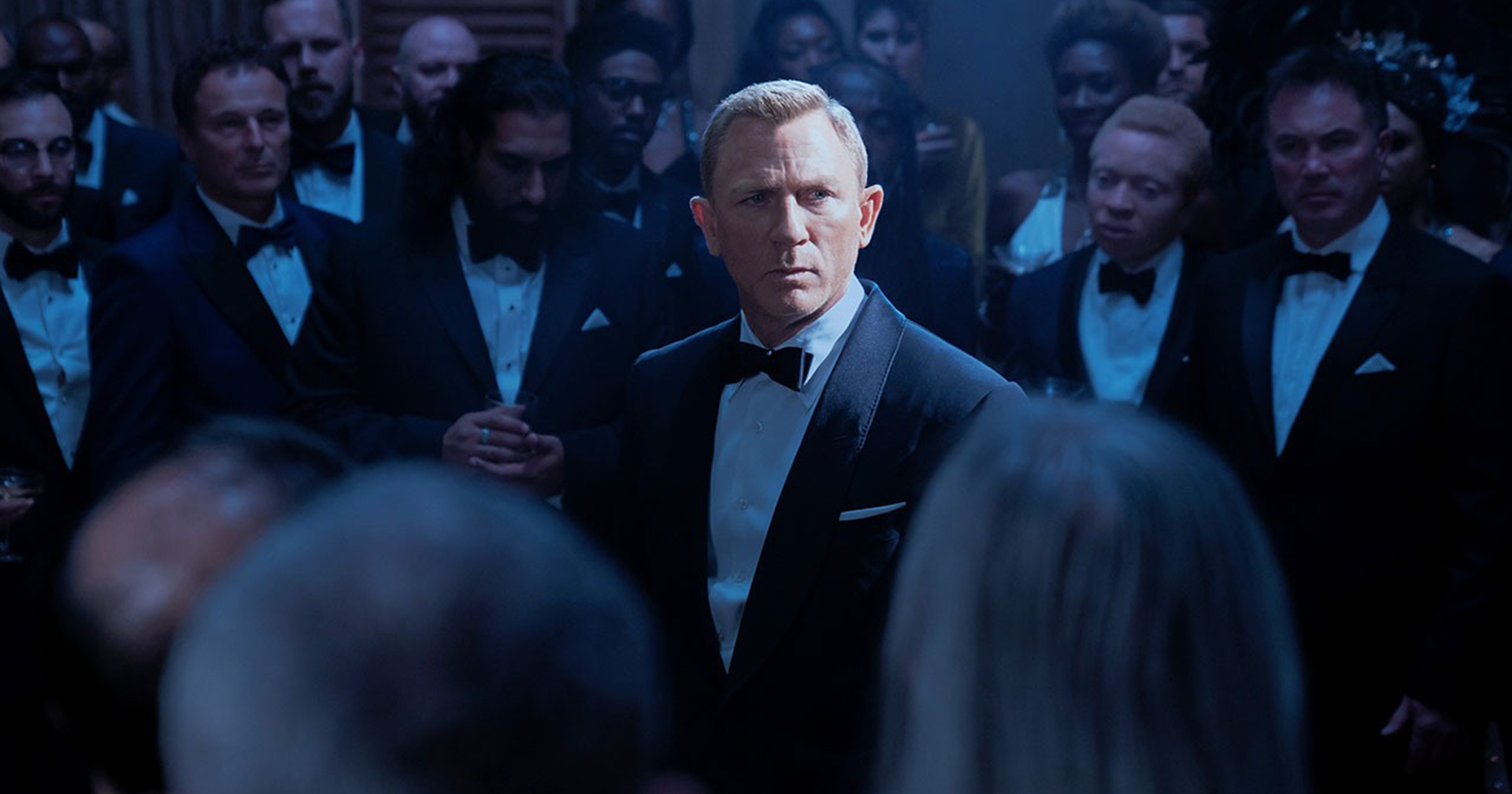 Daniel Craig ถึงกับหัวเราะมองบน เมื่อถูกถามว่า ‘คุณคิดว่า James Bond เป็นเกย์หรือเปล่า?’