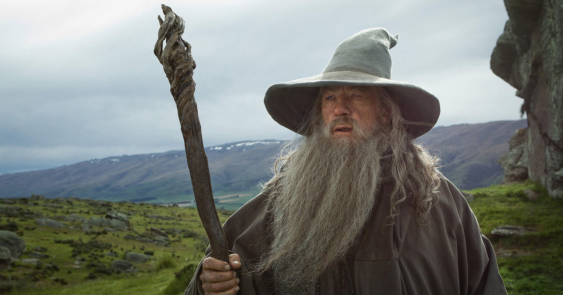 Ian McKellen พร้อมกลับมารับบทพ่อมด Gandalf ในหนัง ‘The Lord of the Rings’ ภาคใหม่ แต่คนเขียนบทต้องรีบ ๆ หน่อย !