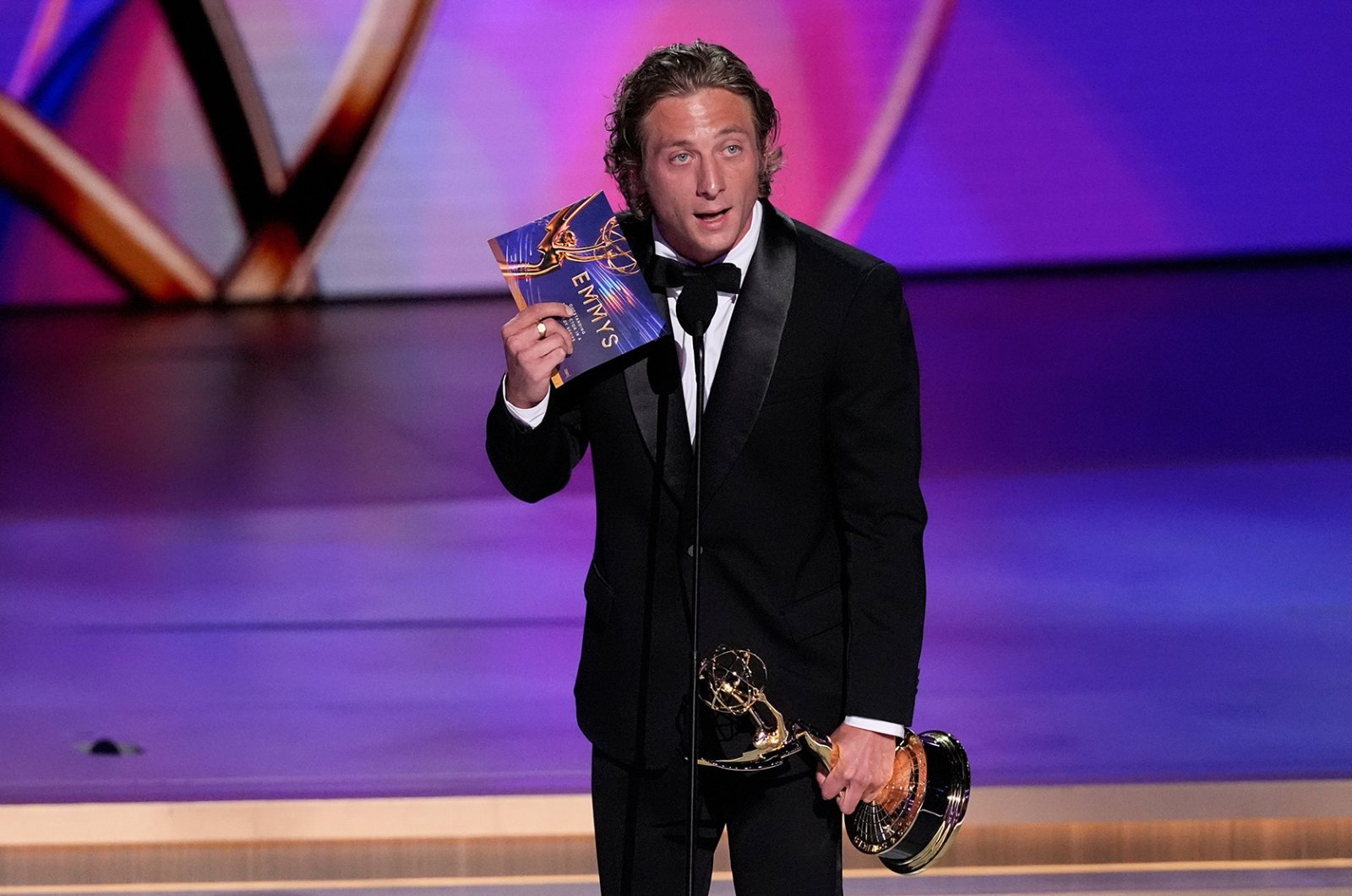 Jeremy Allen White from The Bear accepts the award for Outstanding Lead Actor in a Comedy Series 22