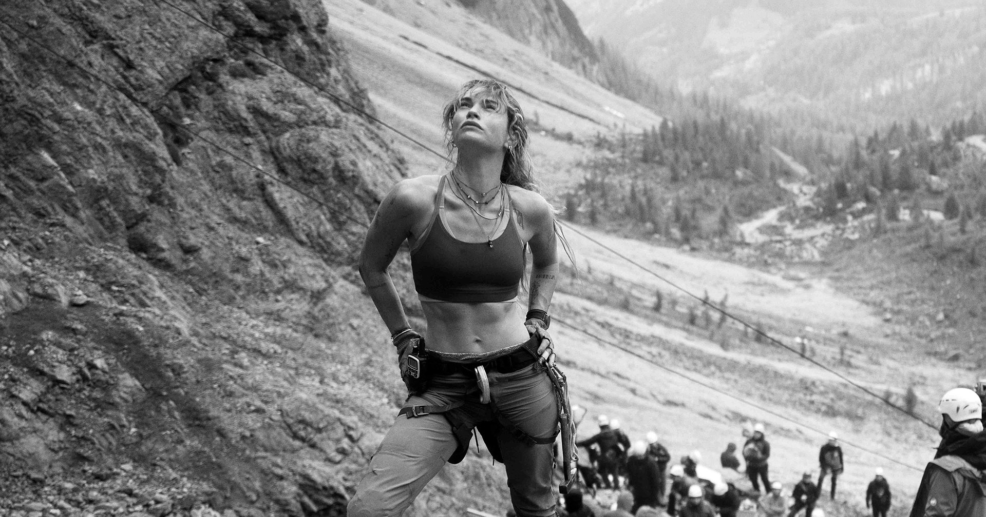 ภาพแรก Cliffhanger เวอร์ชันรีบูต: Lily James นำทีมไต่ระห่ำนรก โดยผู้กำกับ ‘The Shallow’