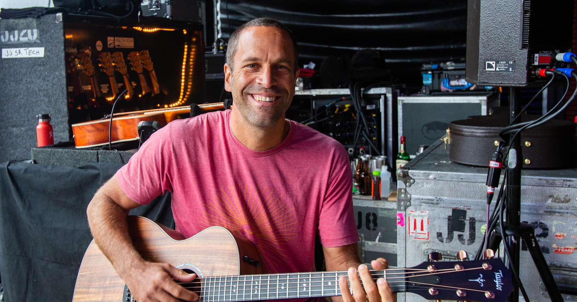 สัมภาษณ์ Jack Johnson เฮดไลเนอร์ผู้รักธรรมชาติในงาน “PELUPO 2024” 