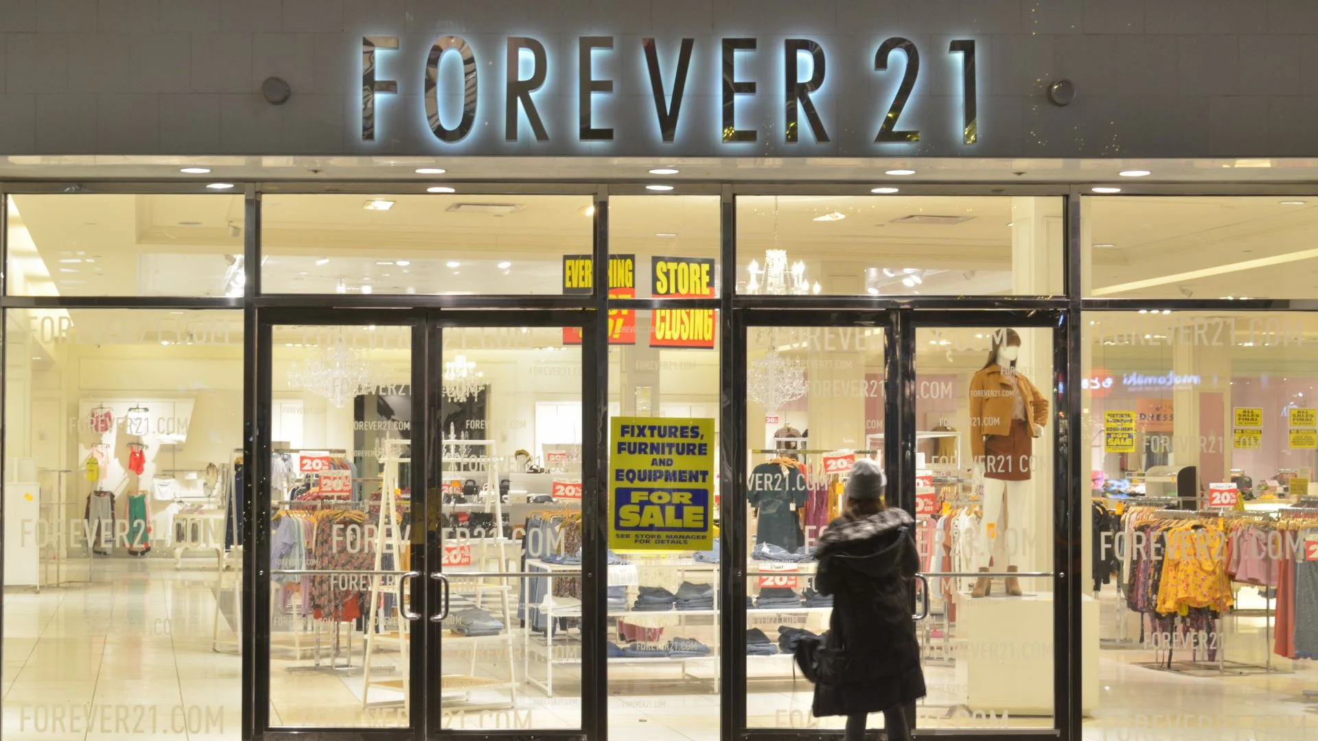 สงครามอีคอมเมิร์ชรุนแรง Forever 21 สู้ไม่ไหว ยื่นล้มละลายรอบสองใน 6 ปี เตรียมปิดร้าน ลดล้างสต๊อก